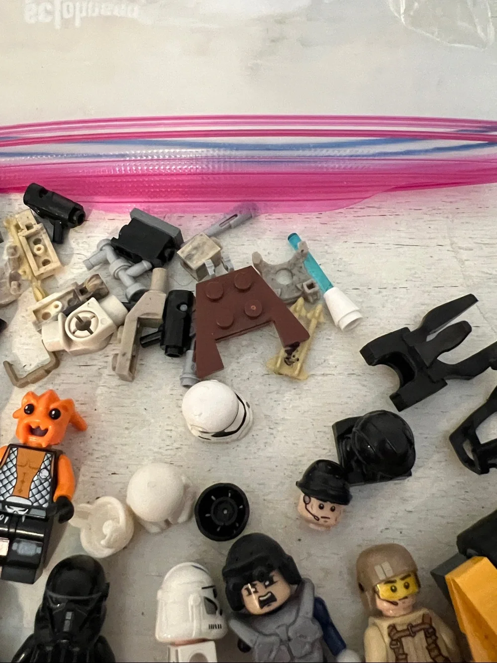 Huge Lot Lego Star Wars mini figures & pieces